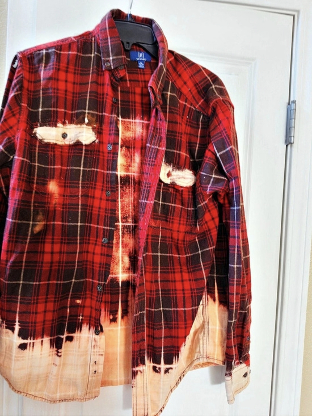 George Plaid Graphic Shirt in Red & Black Size Medium